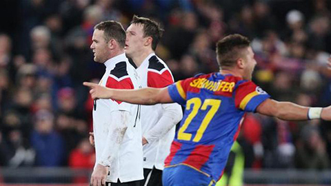 Rooney cùng đồng đội từng thua đau Basel năm 2012