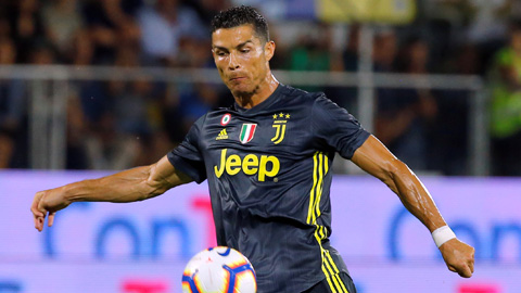 Lần đầu tiên, Ronaldo đích thực hiện diện ở Juventus