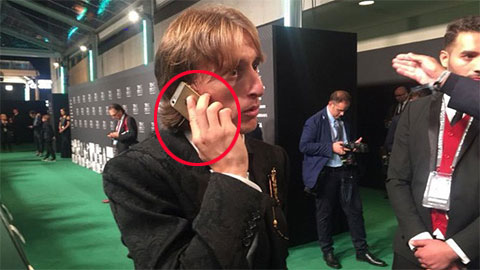 Modric vẫn dùng iPhone 5s dù hưởng lương 10 triệu euro mỗi năm