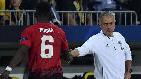 Mourinho đang không biết làm gì với Pogba