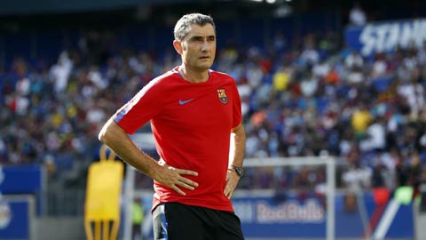 Valverde cân nhắc quay lại sơ đồ 4-4-2