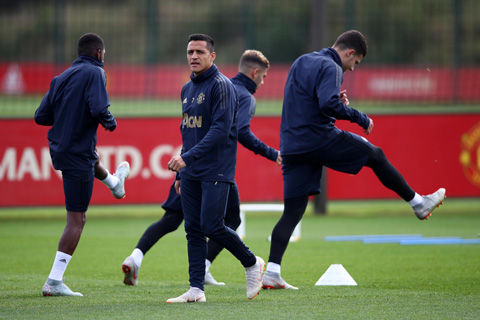 Các cầu thủ M.U đang chán chường vì sự hỗn loạn Mourinho mang đến