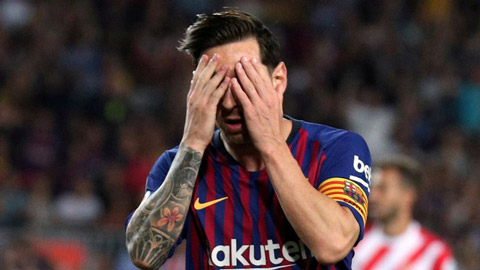 Messi thêm một lần muối mặt với báo chí