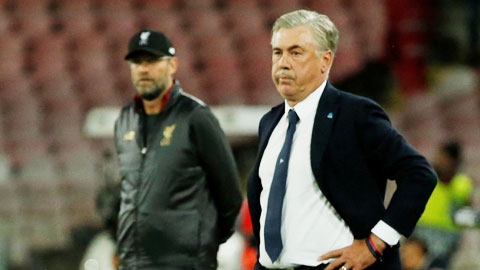 Cáo già Ancelotti "bắt vía" thỏ non Klopp