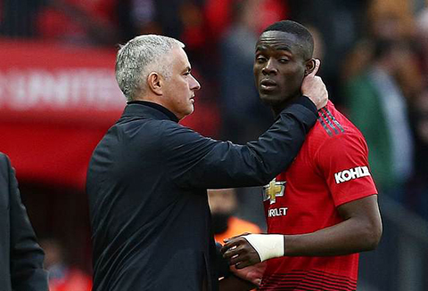 Nhiều cầu thủ không muốn cống hiến cho Mourinho như Bailly