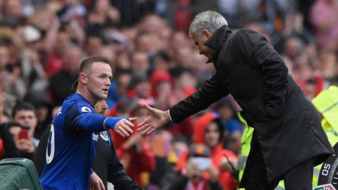 Rooney: 'Mourinho chỉ là vật tế thần'