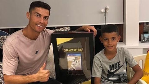 Con trai Ronaldo tiếp tục sắm vai 'kẻ dội bom' ở đội U9 Juve