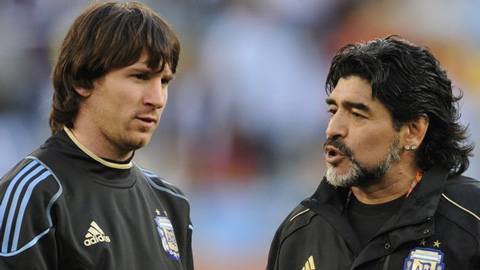 Maradona nhận đủ 'gạch đá' vì chỉ trích Messi