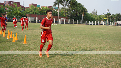 U19 Việt Nam bức xúc vì chủ nhà Indonesia 'chơi xấu'