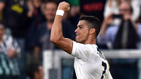 Ronaldo trở thành người đầu tiên đạt cột mốc 400 bàn tại châu Âu