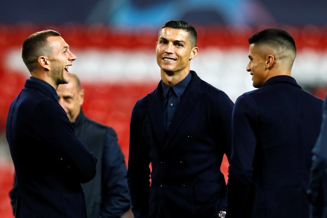 Ronaldo khá thoải mái bên các đồng đội