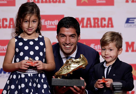 Suarez cùng 2 thiên thần của mình