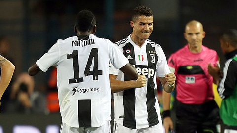Ronaldo lập siêu phẩm sau nỗ lực cướp bóng và kiến tạo của Matuidi