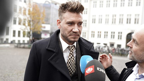 Thánh Bendtner ngồi tù 50 ngày vì đấm vỡ hàm, quỵt tiền taxi