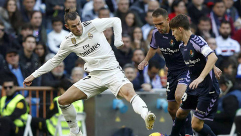 Bale lạc lõng trong đội hình Real