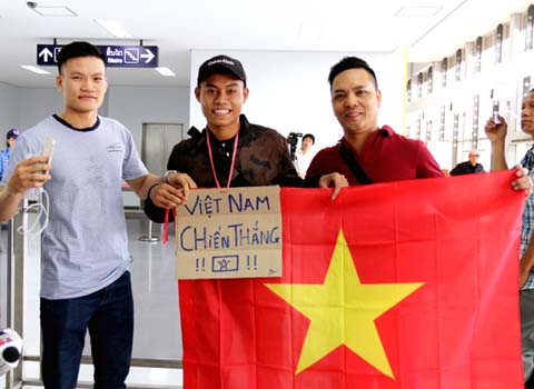 NHM chào đón ĐT Việt Nam
