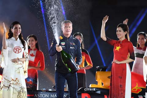 Tay đua huyền thoại David Coulthard