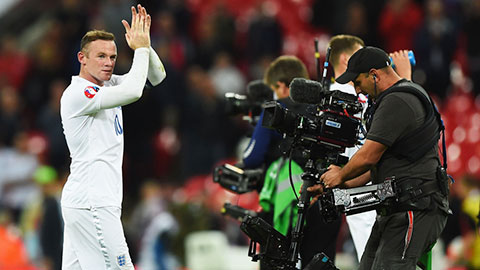 Rooney chia tay ĐT Anh... trong sự tranh cãi