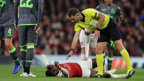 Chấn thương của Welbeck khiến Arsenal cần tìm người thay thế