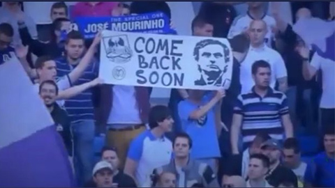 Fan Real khẩn thiết mời HLV Mourinho trở lại Bernabeu