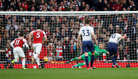 Kane ghi bàn giúp Tottenham vươn lên dẫn trước
