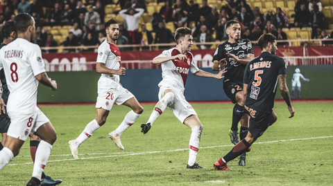 Tielemans mở tỷ số cho Monaco ở cuối hiệp 1