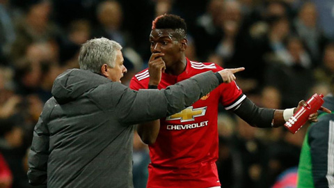 Mourinho gọi Pogba là virus trong phòng thay đồ M.U