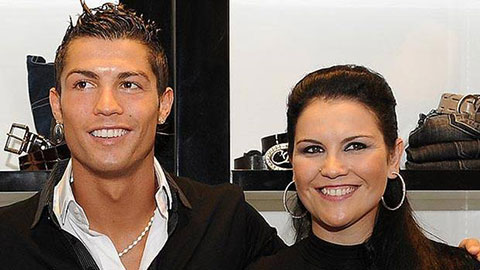 Chị gái Ronaldo ám chỉ Quả bóng vàng đã bị mua