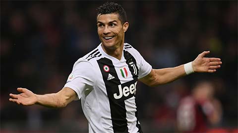 Ronaldo vẫn đang 'tiến hóa' ở tuổi 33