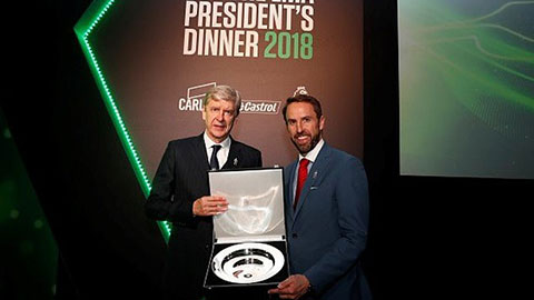 Arsene Wenger nhận giải thưởng Thành Tựu Trọn Đời