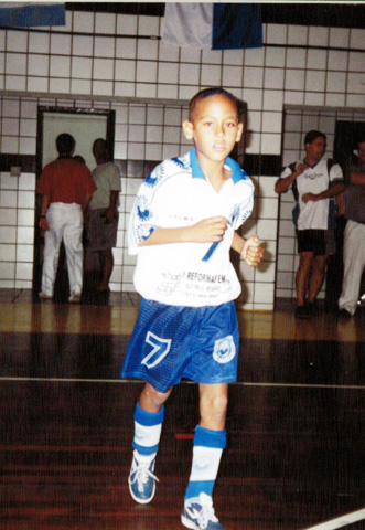 Neymar quyết thành sao bóng đá để thoát nghèo