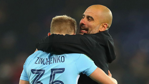 Khiến đội nhà thủng lưới, Zinchenko vẫn được Guardiola khen hay nhất trận