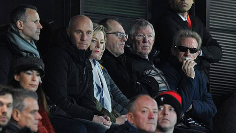 Sir Alex Ferguson và Class 92 dự khán trận đấu của Salford