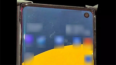 Samsung Galaxy S10 lần đầu lộ ảnh thực tế với màn hình 'đục lỗ'