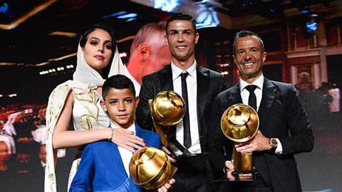UAE mời chào Ronaldo với mức lương 'không tưởng'