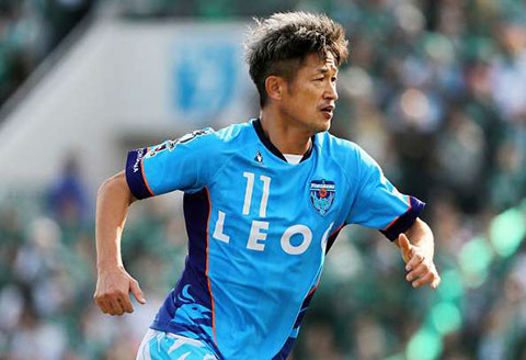 Cầu thủ không tuổi Kazuyoshi Miura sẽ tiếp tục thi đấu chuyên nghiệp ít nhất đến năm... 52 tuổi