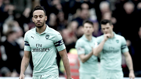Arsenal từ bất bại tới… bất lực