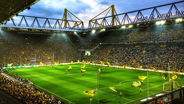 2. Borussia Dortmund (Bundesliga): Trung bình 79.496/Tổng cộng 1.351.432