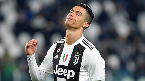 Ronaldo trót cược không đá hỏng penalty cả mùa với Allegri