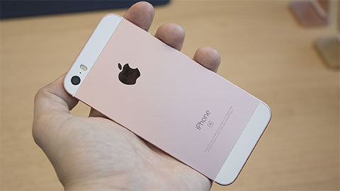 iPhone SE tiếp tục được Apple giảm giá sốc lần 2