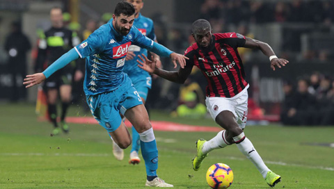 Napoli bất lực trong việc đánh bại chủ nhà Milan