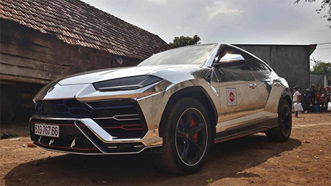 Lamborghini Urus 23 tỷ của đại gia Minh Nhựa thay áo crôm bạc 'cực chất'