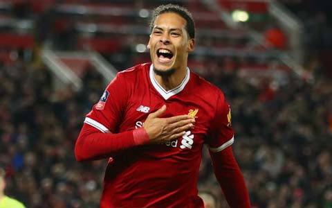 Van Dijk là bản hợp đồng thành công hiếm hoi ở chợ Đông