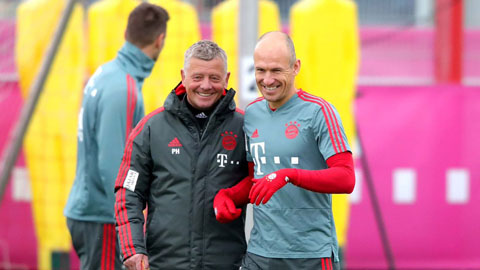 Học theo Iniesta và Torres, Robben sẽ đến Nhật?