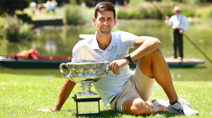 Djokovic phả hơi nóng vào gáy 'Vua danh hiệu' Federer