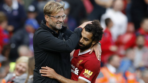 Klopp bảo vệ Salah trước làn sóng chỉ trích ăn vạ