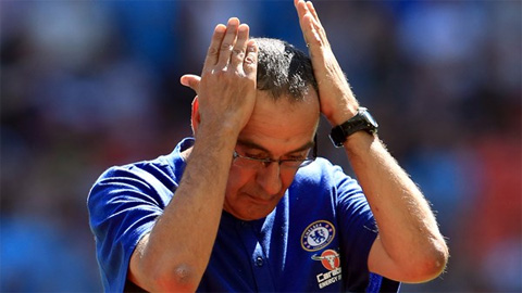 HLV Sarri 'sấy tóc' học trò cả tiếng sau trận Chelsea thua sốc Bournemouth