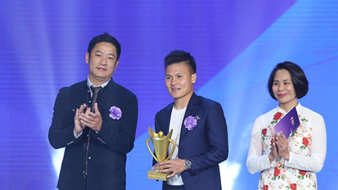 Quang Hải trở thành nam VĐV của năm Cúp chiến thắng 2018