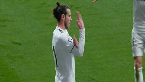 Cán mốc 100 bàn cho Real, Bale ăn mừng đầy khiêu khích
