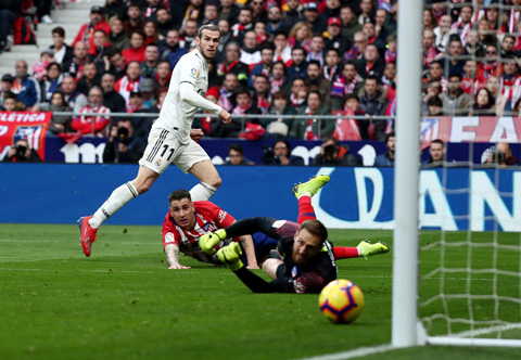 Tuy vừa cán mốc 100 bàn thắng cho Real Madrid song Bale vẫn chưa đền đáp hết những kỳ vọng của NHM